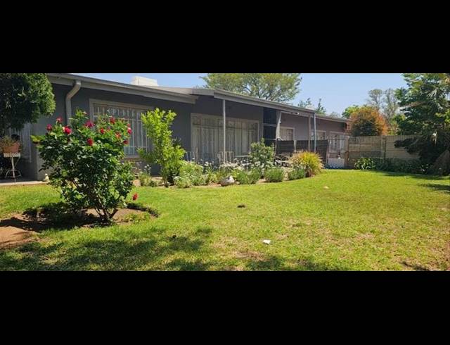 5 BEDROOM HOUSE FOR SALE IN VRYBURG